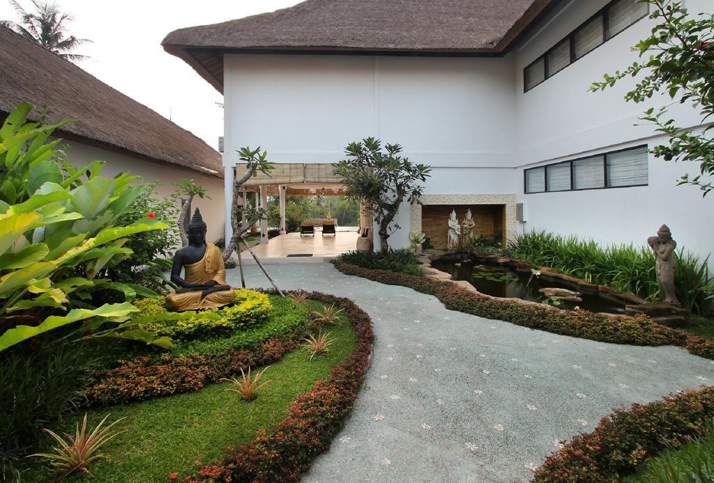 Frangipani Villas อูบุด ภายนอก รูปภาพ